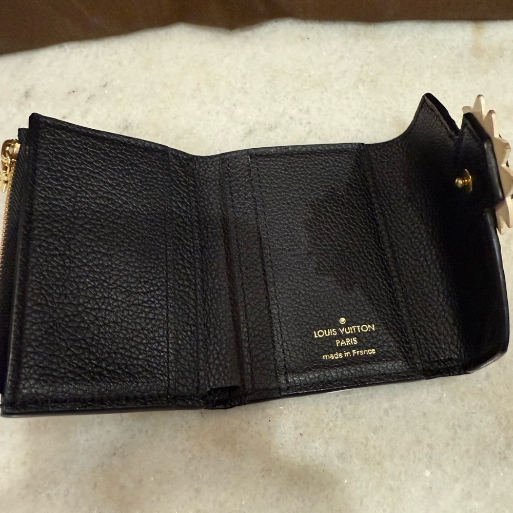 Louis Vuitton Portefeuille Zoe Monogram Trifold Wallet - Picture 7 of 14